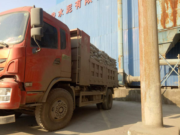 雷山水泥装车图片